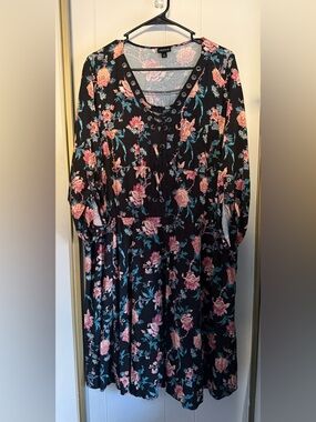 NWOT Torrid Floral Grommet Lace up Dress size 2